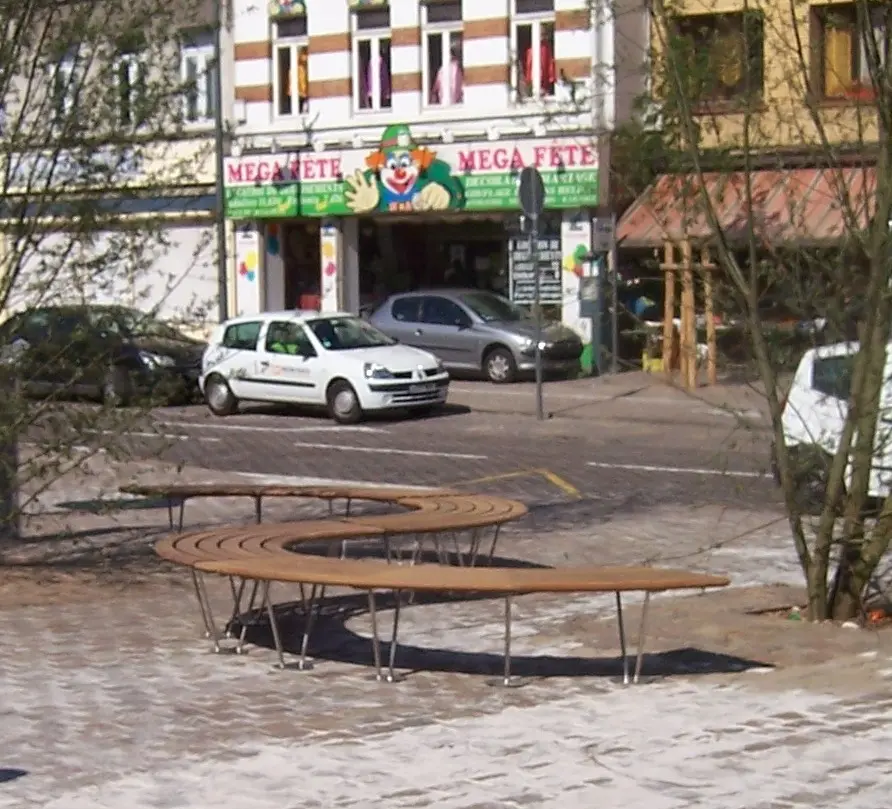 Banc public modulaire SINU : structurer la place de Fives à Lille, photo 3
